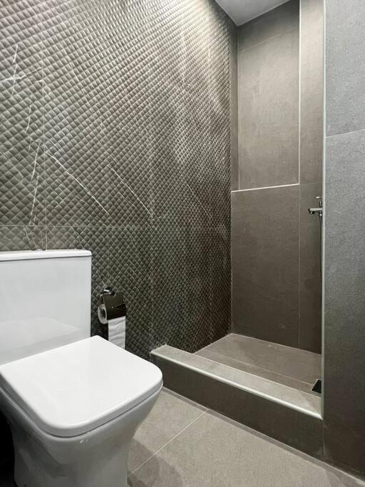 סלוניקי Agia Sofia Noir Apartment מראה חיצוני תמונה
